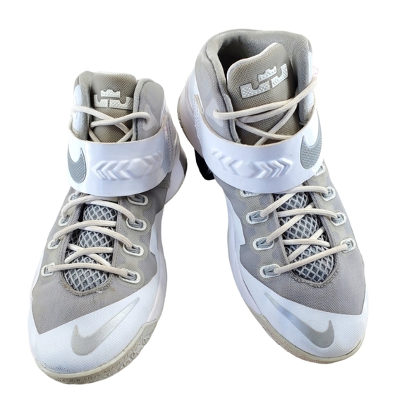 Nike Zoom Soldier 8 Lebron Basketball Shoes Youth 6 Y White Gray Hi Top Athletic - Picture 2 of 14
